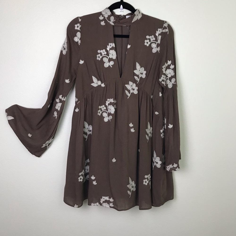 Honey Belle | Embroidered Keyhole Plunge Dress